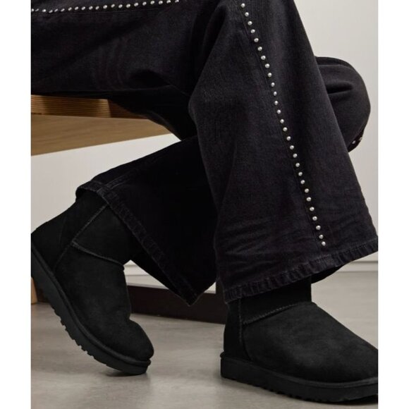 UGG Classic Mini II Shearling Boots Black Suede Size 8 - Picture 1 of 12